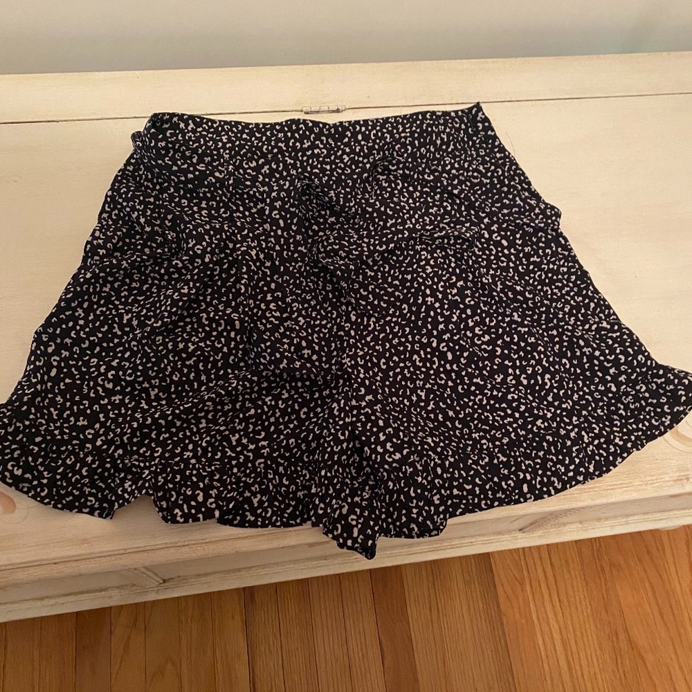 Black and white ruffle shorts